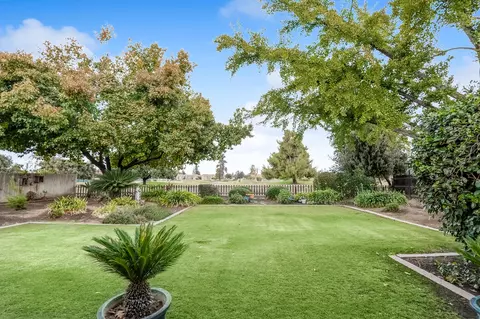 Exterior - 801 Fairway Dr, Exeter, CA 93221 photo 8 of 13