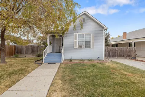211 W Myrtle St, Hanford, CA 93230