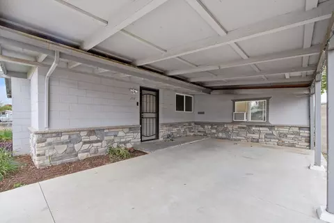 204 Peach Dr, Exeter, CA 93221 photo 5