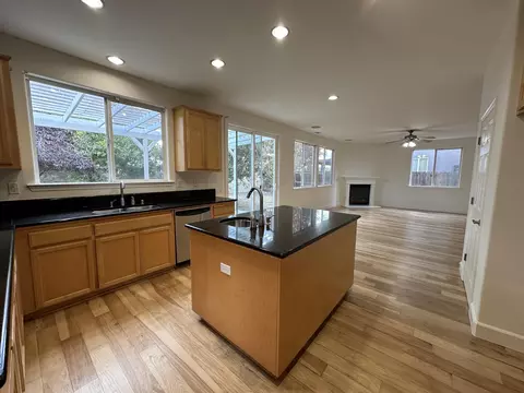 226 Elkhorn Ave, Visalia, CA 93277 photo 12