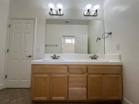 226 Elkhorn Ave, Visalia, CA 93277 photo 18
