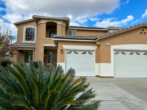 226 Elkhorn Ave, Visalia, CA 93277 photo 2