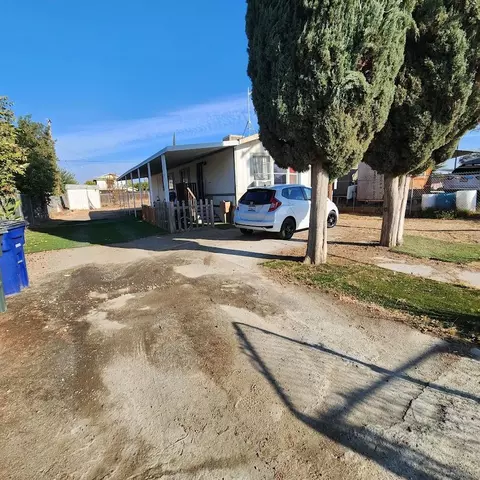 36522 Church Dr, Traver, CA 93673