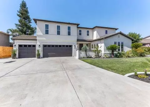 5721 W Sunnyview Ave, Visalia, CA 93291