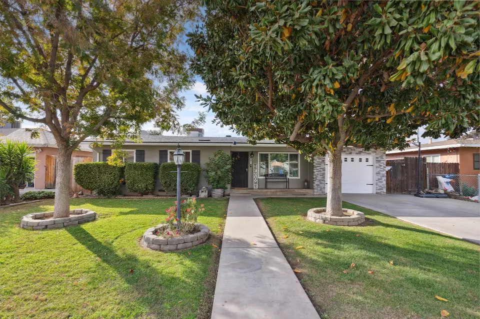  1075 San Carlos St, Porterville, CA 93257 photo 2