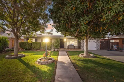 1075 San Carlos St, Porterville, CA 93257