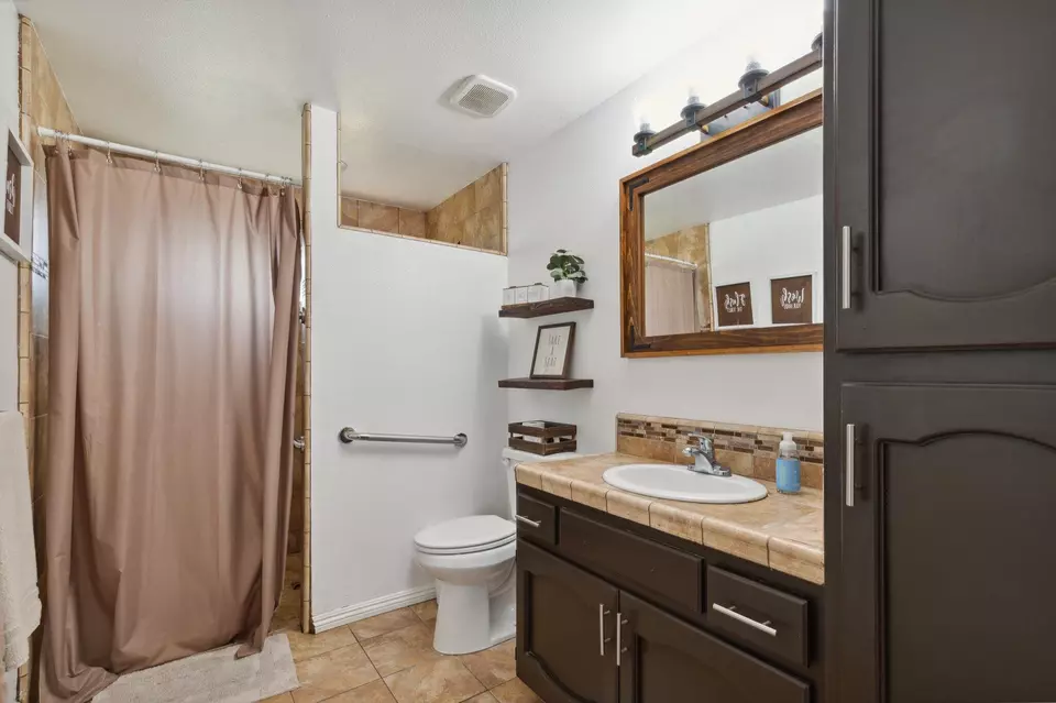  1075 San Carlos St, Porterville, CA 93257 photo 13