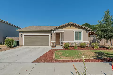 1083 Opal Ave, Lemoore, CA 93245