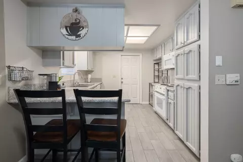 1012 E Oakridge Ave, Visalia, CA 93292 photo 13