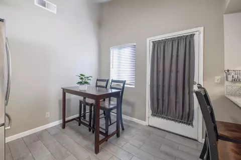 1012 E Oakridge Ave, Visalia, CA 93292 photo 11