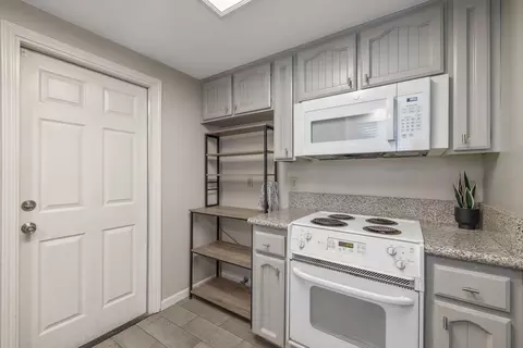 1012 E Oakridge Ave, Visalia, CA 93292 photo 18