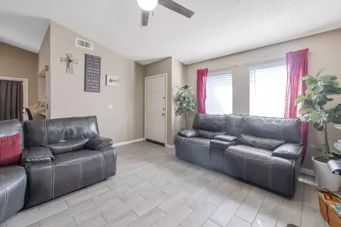 1012 E Oakridge Ave, Visalia, CA 93292 photo 9