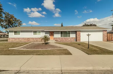 572 W Huntsman Ave, Reedley, CA 93654