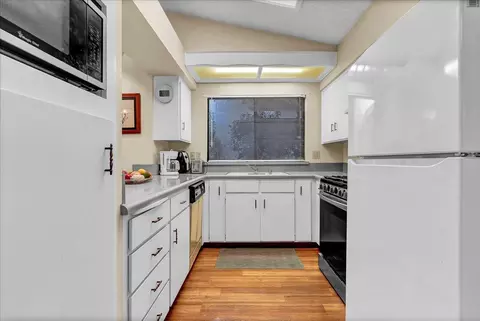 1528 E Castleview Ave, Visalia, CA 93292 photo 12