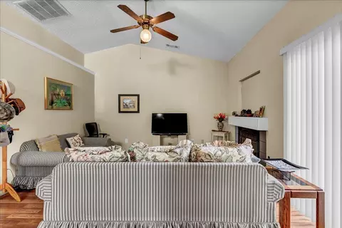 1528 E Castleview Ave, Visalia, CA 93292 photo 21
