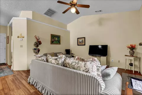 1528 E Castleview Ave, Visalia, CA 93292 photo 20