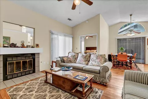 1528 E Castleview Ave, Visalia, CA 93292 photo 23