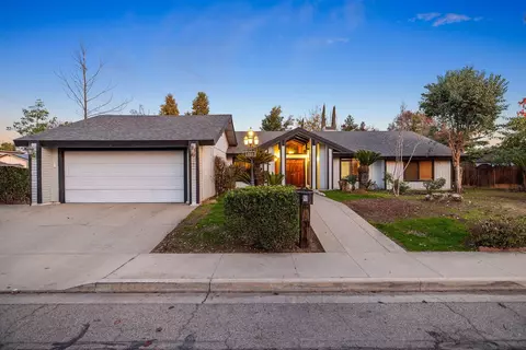 1732 S Oakhurst St, Visalia, CA 93292