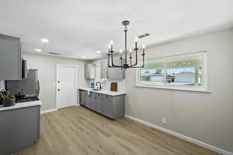 441 W Spring Ln, Lemoore, CA 93245 photo 4