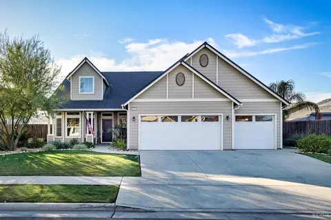 1210 N Harold Pl, Hanford, CA 93230