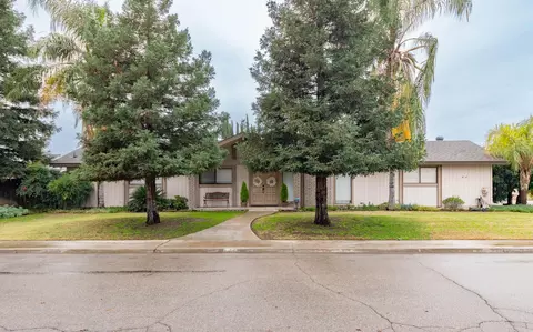 2109 S Maselli St, Visalia, CA 93277