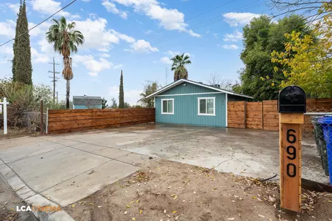 690 Brentwood Dr, Bakersfield, CA 93306