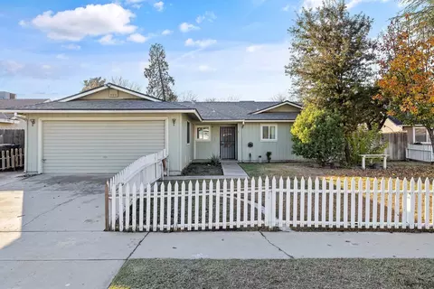 1037 Sherwood Ct, Tulare, CA 93274