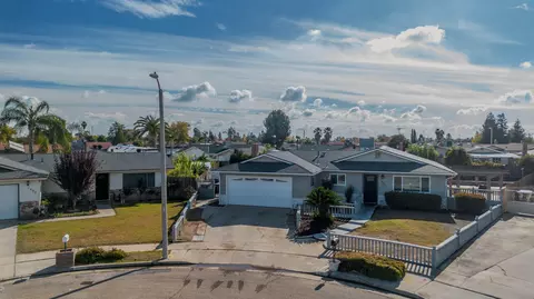 1498 S Salome St, Tulare, CA 93274