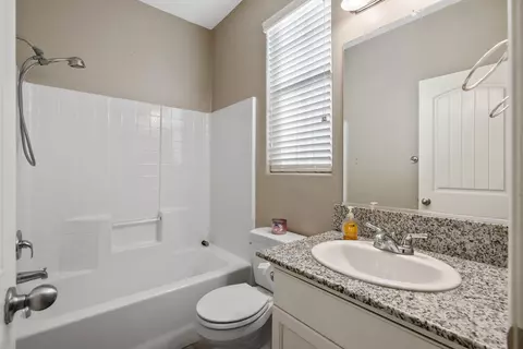 720 Portola St, Lemoore, CA 93245 photo 7