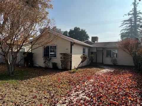 725 E Apricot Ave, Tulare, CA 93274