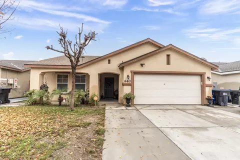 440 S Cloverleaf St, Porterville, CA 93257