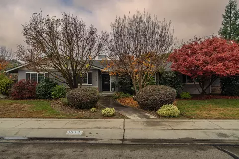 1619 S University St, Visalia, CA 93277