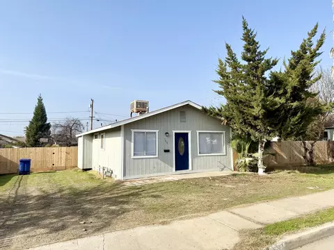 165 N Pepper St, Woodlake, CA 93286