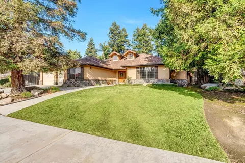 2470 Kevin Ln, Porterville, CA 93257
