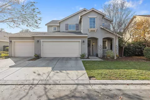 1289 Windsong Dr, Tulare, CA 93274