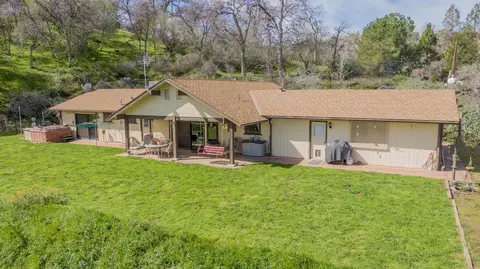 51859 Sesame Ln, Yokuts Valley, CA 93675