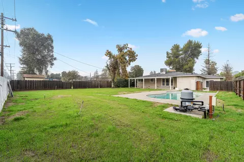 319 E Prosperity Ave, Tulare, CA 93274 photo 42