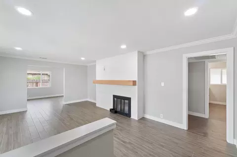 319 E Prosperity Ave, Tulare, CA 93274 photo 5