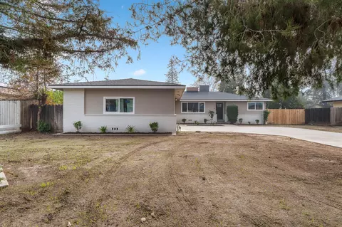 319 E Prosperity Ave, Tulare, CA 93274 photo 3