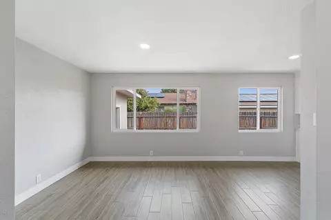 319 E Prosperity Ave, Tulare, CA 93274 photo 10