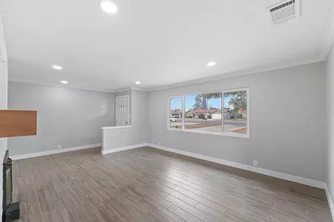 319 E Prosperity Ave, Tulare, CA 93274 photo 9