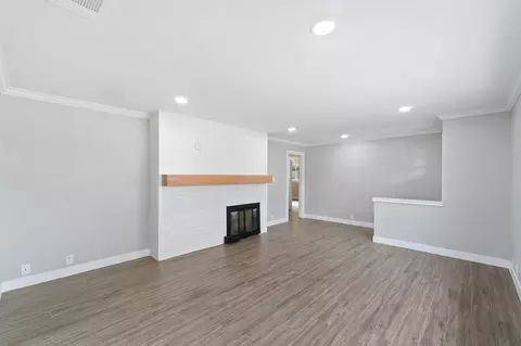 319 E Prosperity Ave, Tulare, CA 93274 photo 8