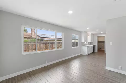 319 E Prosperity Ave, Tulare, CA 93274 photo 11
