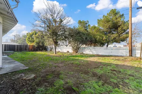 614 E Willow Ct, Tulare, CA 93274 photo 22