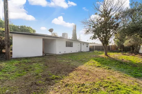 614 E Willow Ct, Tulare, CA 93274 photo 23