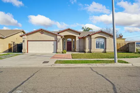 1708 Peterson St, Tulare, CA 93274