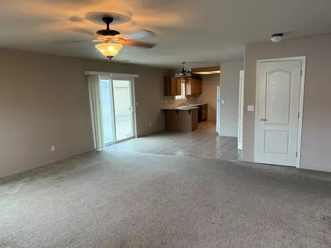 1909 E Academy Ave, Tulare, CA 93274