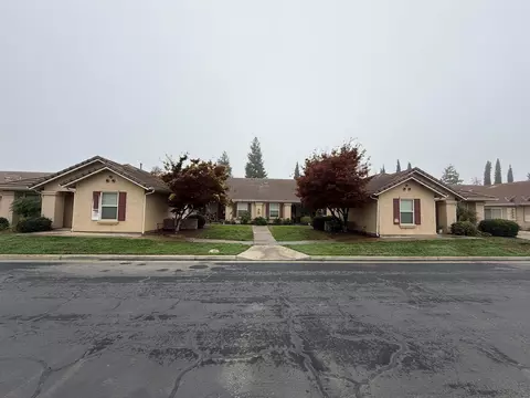 1925 E Academy Ave, Tulare, CA 93274