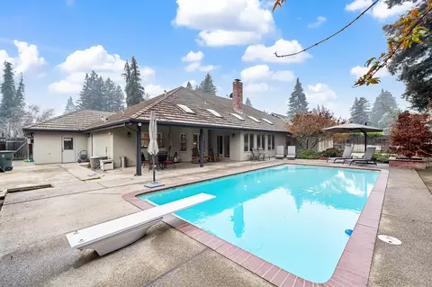 240 E Parkview Ave, Visalia, CA 93277 photo 51