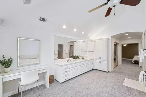 240 E Parkview Ave, Visalia, CA 93277 photo 39